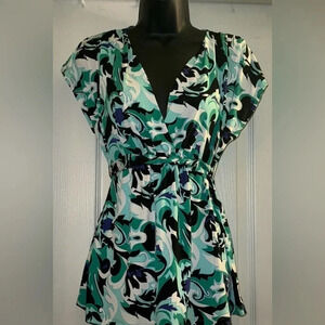 Apostrophe Petite Beautiful Green & Black Blouse
